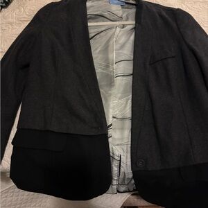 Vera Wang Black and Gray Patterned Jacket